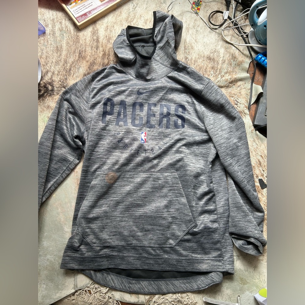 Nike Indiana pacers Hoodie Size L- Imperfect